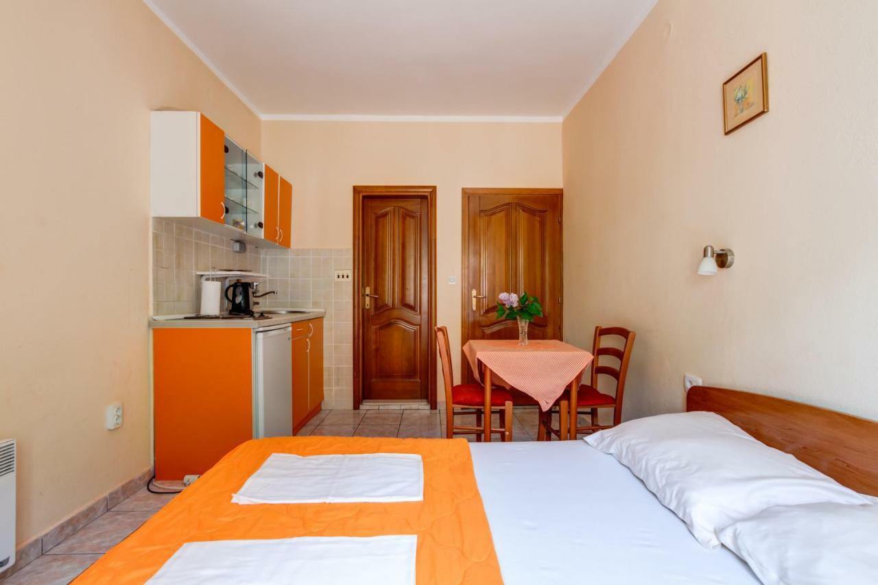 Apartmani Vesna ติวัต ภายนอก รูปภาพ